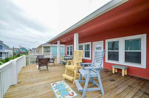 3346 Pirates Cv, Crystal Beach, TX, 77650 | Card Image