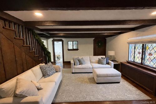 461 N Long Beach Rd, Rockville Centre, NY, 11570-2622 | Card Image