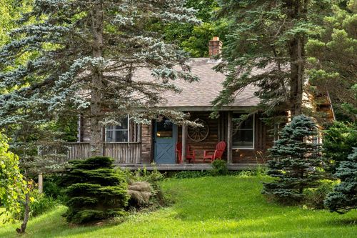 691 Dartt Hill Rd, Bethel, VT, 05032-9477 | Card Image