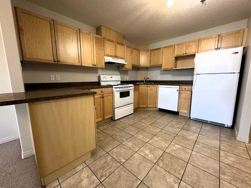 213-9810 96 Street, Grande Prairie, AB, T8V7T9 | Card Image