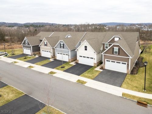 18 Sparrowhawk St, Washington, NJ, 07882-3044 | Card Image