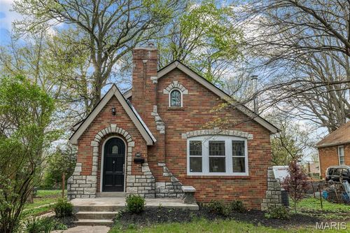 2483 Hartland Ave, Saint Louis, MO, 63114-5033 | Card Image