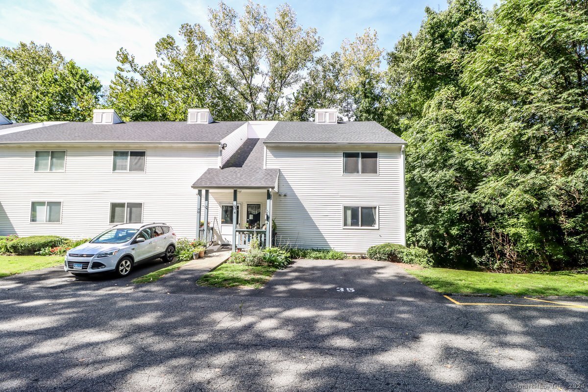 Canterbury Ct, New Milford, CT 06776