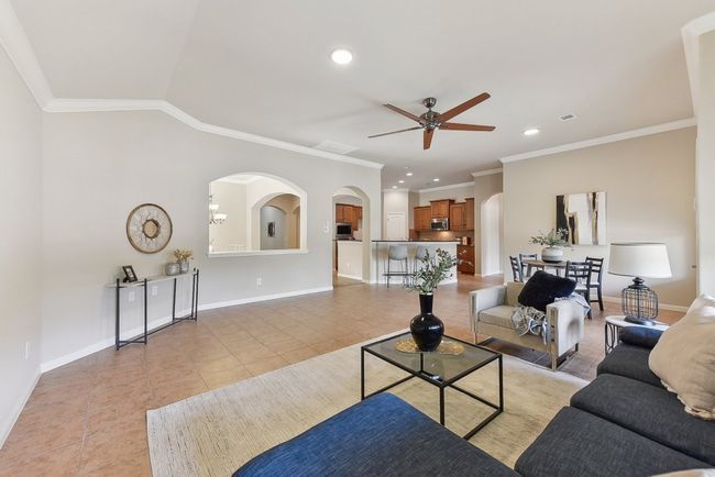 Large open floor plan | Image 8