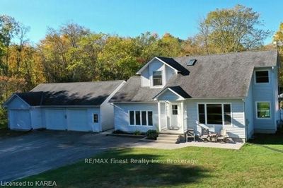 734 Short Point Rd, House other with 3 bedrooms, 3 bathrooms and 10 parking in Lyndhurst ON | Image 1