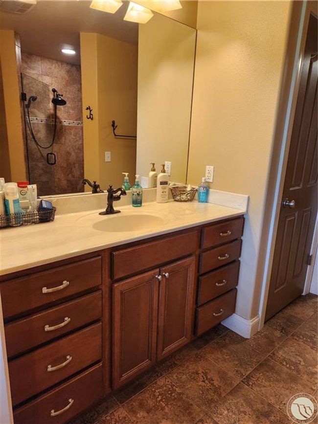 Master bathroom | Image 16
