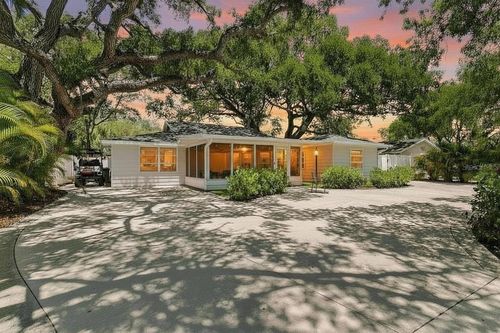 2215 Hibiscus St, Sarasota, FL, 34239-3922 | Card Image