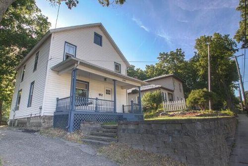 409 King St, Ionia, MI, 48846-1412 | Card Image