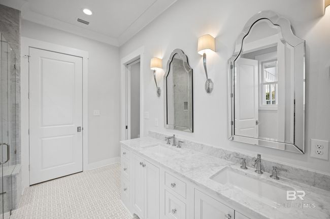 Bathroom | Image 23