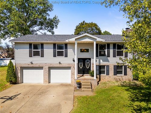 116 Knights Ct, Scott Depot, WV, 25560-9700 | Card Image