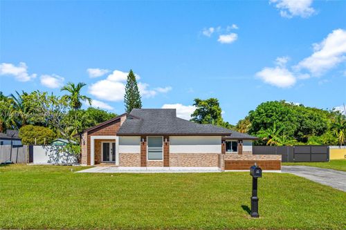 15281 Sw 153rd St, Miami, FL, 33187-5424 | Card Image