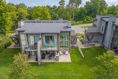 8 Carrick Trail, Home with 2 bedrooms, 2 bathrooms and 1 parking in Gravenhurst ON | Image 2