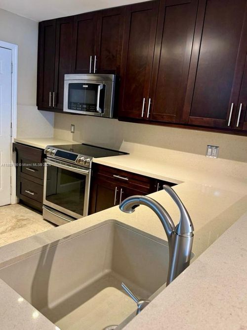 apt-105-1400 Ne 191st St, Miami, FL, 33179-4074 | Card Image