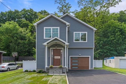 105 Valley Rd, White Plains, NY, 10604-2345 | Card Image