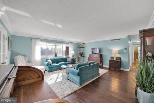 5p-860 Lower Ferry Rd, EWING, NJ, 08628-3525 | Card Image