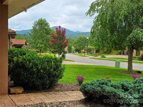 26 Ocaso Dr, Asheville, NC, 28806-8202 | Card Image