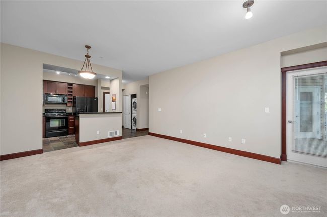 Living to Kitchen | Image 11