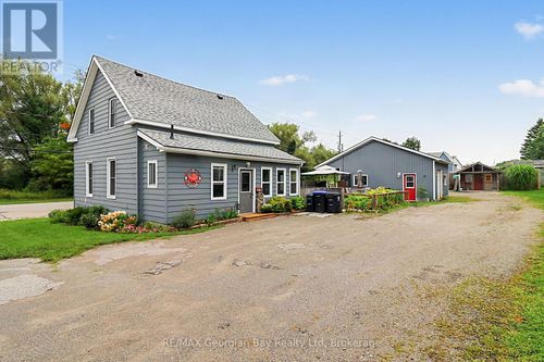 154 Robert St W, Penetanguishene, ON, L9M1P8 | Card Image