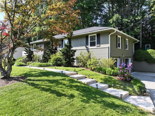 324 Woody Ln, Asheville, NC, 28804-1031 | Card Image