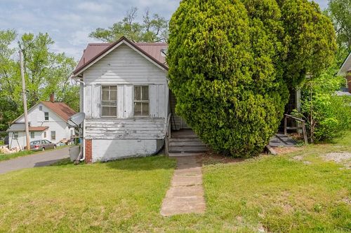 519 Stuart Ave, Pulaski, VA, 24301-6648 | Card Image