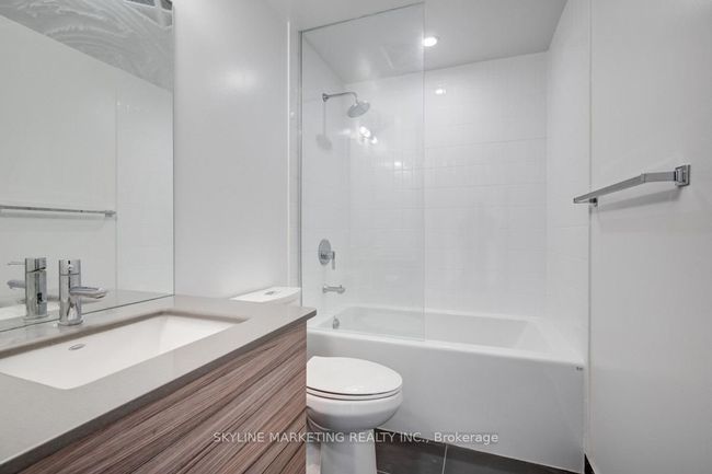 2109 - 210 Simcoe St, Condo with 1 bedrooms, 1 bathrooms and null parking in Toronto ON | Image 18