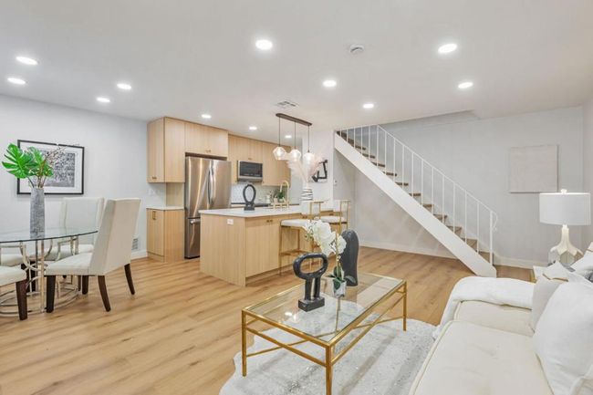APT-3 - 832 Gilchrist Dr, Townhouse with 2 bedrooms, 1 bathrooms and 2 parking in San Jose CA | Image 5