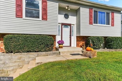 33 Mulberry St, UPPER CHICHESTER, PA, 19061-3021 | Card Image