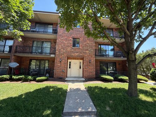 306c-10501 S Highland Ave, Worth, IL, 60482-1305 | Card Image