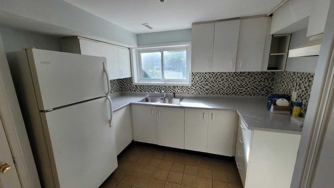 24 Lorne Crt, House attached with 3 bedrooms, 3 bathrooms and 4 parking in Brampton ON | Image 10