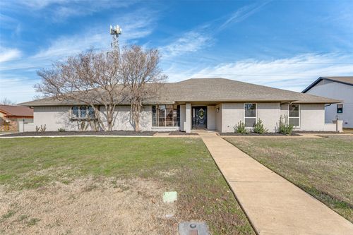 6525 Briley Dr, North Richland Hills, TX, 76180-8067 | Card Image