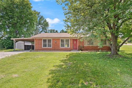 8753 County Line Rd, Sellersburg, IN, 47172-9180 | Card Image