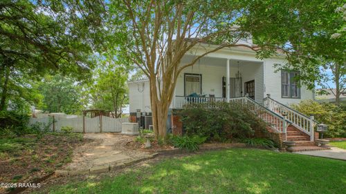 122 Lee St, New Iberia, LA, 70560-3818 | Card Image