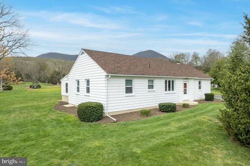 6233 Strasburg Rd, STRASBURG, VA, 22657-5147 | Card Image