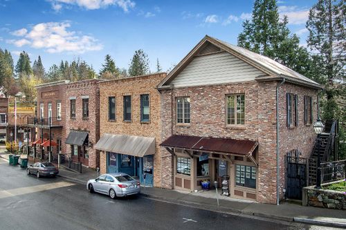 100 Union St, Nevada City, CA, 95959-2503 | Card Image