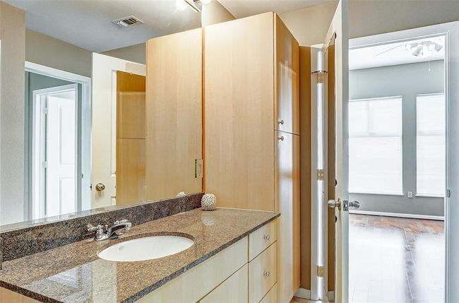 UNIT-1702 - 3505 Sage Rd, Condo with 2 bedrooms, 2 bathrooms and 1 parking in Houston TX | Image 14