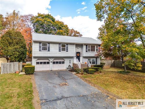 106 Farragut Ave, Middlesex, NJ, 08846-2329 | Card Image