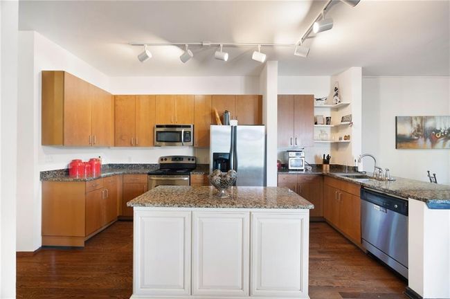 UNIT-2605 - 5300 Peachtree Rd, Condo with 2 bedrooms, 2 bathrooms and 2 parking in Chamblee GA | Image 4