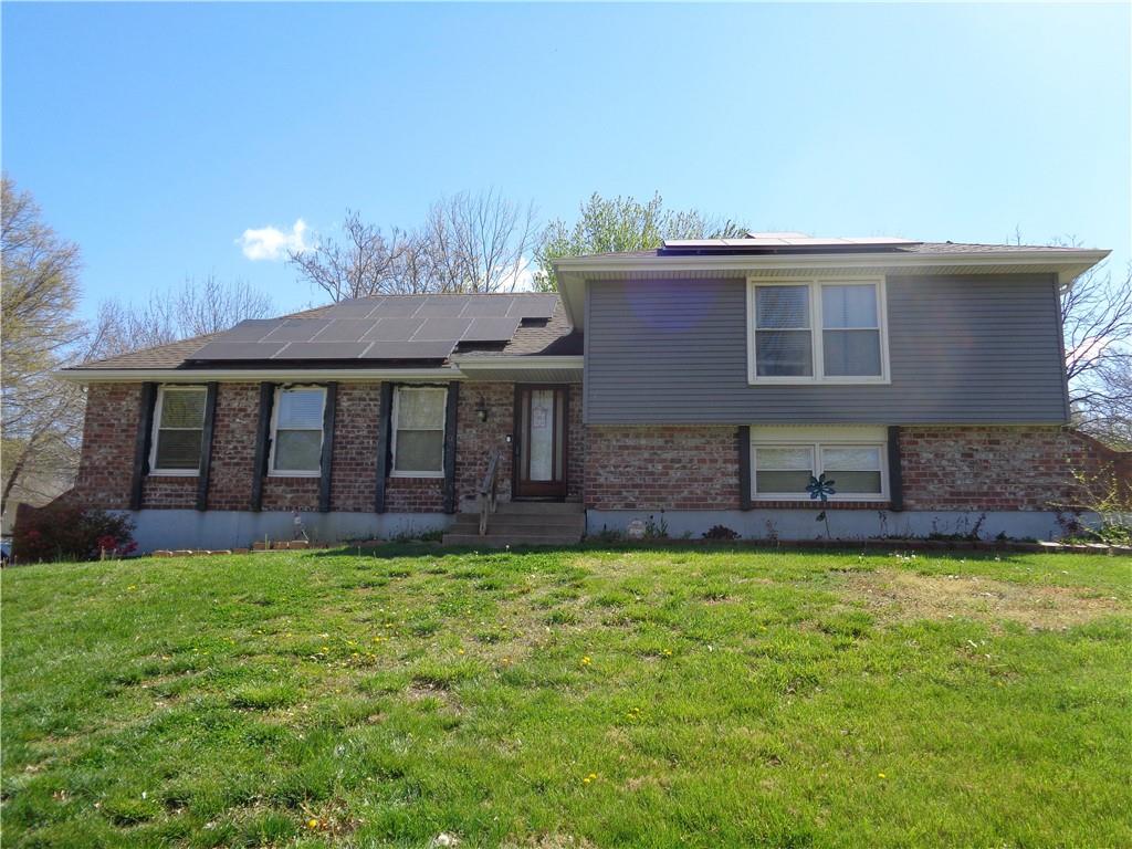21st St, Blue Springs, MO 64015