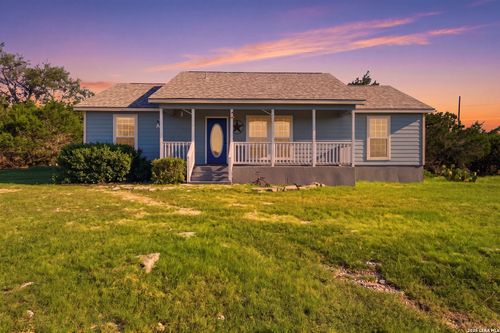 558 Mountain Creek Rd, Pipe Creek, TX, 78063-5411 | Card Image