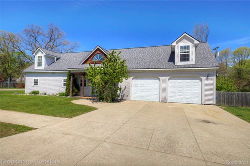 4458 Seeden St, Waterford Twp, MI, 48329-4059 | Card Image