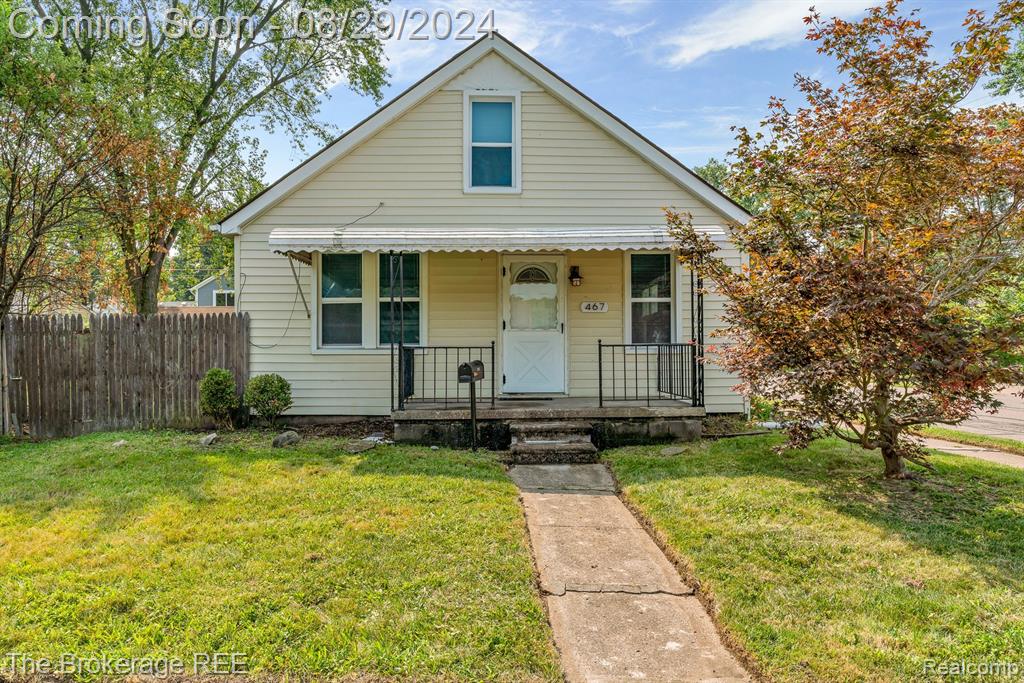 Maxlow Ave, Hazel Park, MI 48030