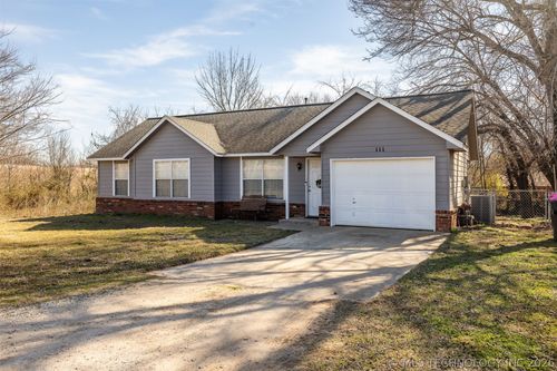 111 Redwood St, Coweta, OK, 74429-2307 | Card Image