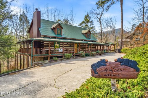 1515 Bluff Ridge Rd, Sevierville, TN, 37876-2682 | Card Image