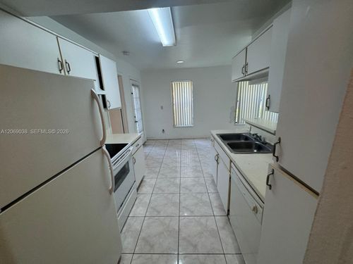 7-blgd-8793 Nw 39th St, Sunrise, FL, 33351-6592 | Card Image