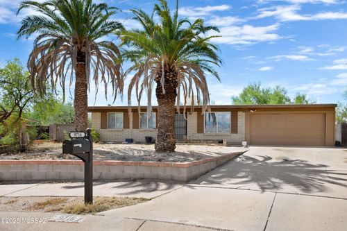 9716 E Hollow Pl, Tucson, AZ, 85748-4554 | Card Image