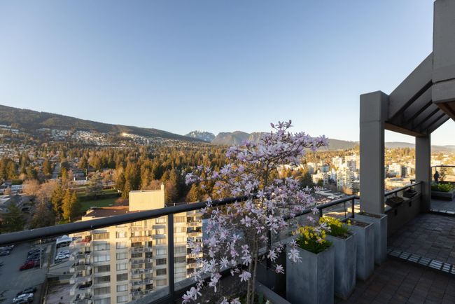 1801 - 1972 Bellevue Avenue, Condo with 3 bedrooms, 3 bathrooms and 7 parking in West Vancouver BC | Image 39