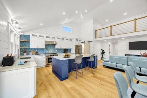 531 Menauhant Rd, East Falmouth, MA, 02536-7023 | Card Image