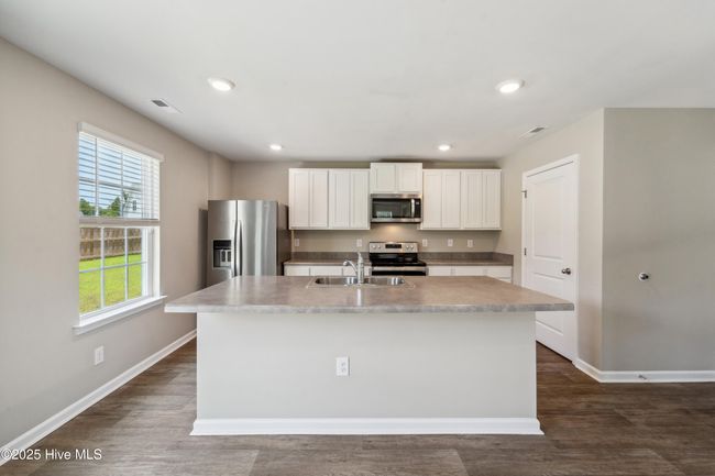 1140 Carteret Manor Dr, House other with 4 bedrooms, 3 bathrooms and 2 parking in Jacksonville NC | Image 6
