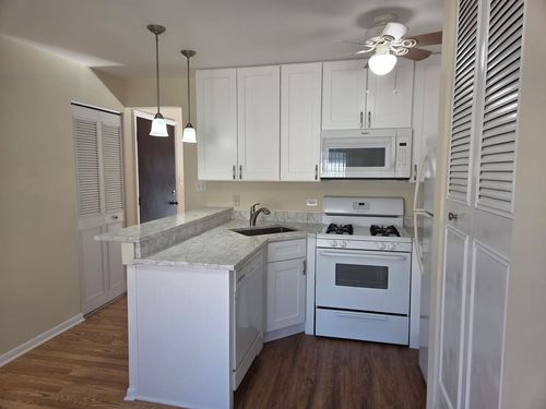 2w-626 S Cass Avenue, Westmont, IL, 60559 | Card Image