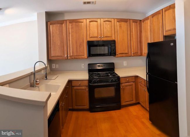 APT-340 - 12001 Market St, Condo with 2 bedrooms, 2 bathrooms and null parking in RESTON VA | Image 9